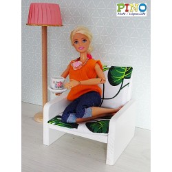 Wygodny fotel drewnianych dla lalki Barbie z tapicerką LIŚCIE PALMY