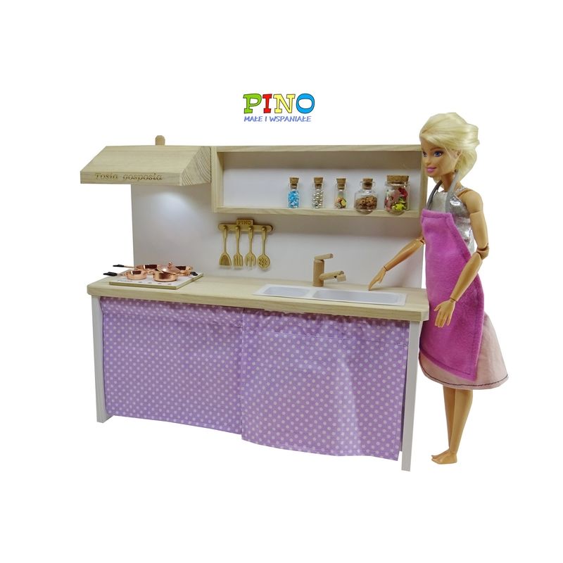Kuchnia drewniana dla lalek Barbie z podświetlanym okapem i zestawem akcesoriów.