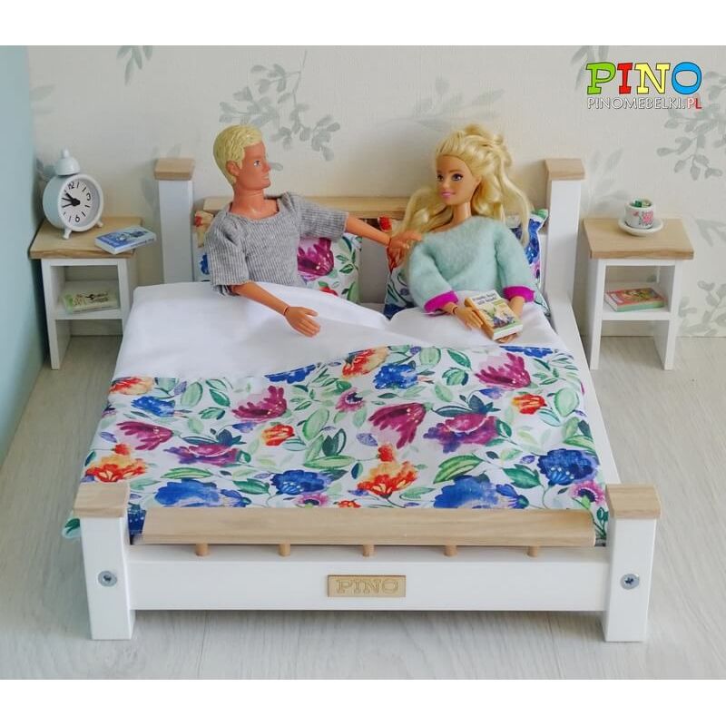 Piękna sypialnia dla Barbie i Kena z szafkami nocnymi od PINO Piękna sypialnia dla Barbie i Kena z szafkami nocnymi od PINO