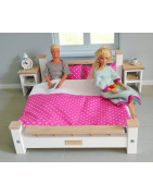 Kolekcja pięknych łóżek drewnianych dla lalek typu Barbie Podwójne i pojedyncze sypialnie.